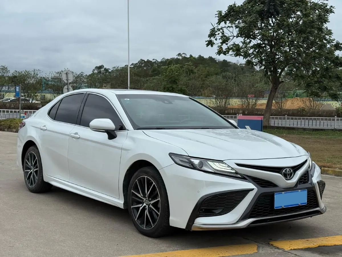 2021 Toyota Camry 2.5L 209HP L4 8AT,autocango,china used car exporter,china ev exporter,chinese used car exporter,chinese used ev exporter