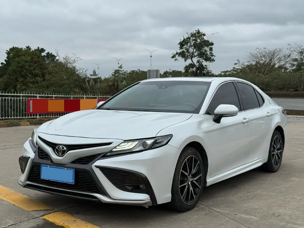 2021 Toyota Camry 2.5L 209HP L4 8AT,autocango,china used car exporter,china ev exporter,chinese used car exporter,chinese used ev exporter