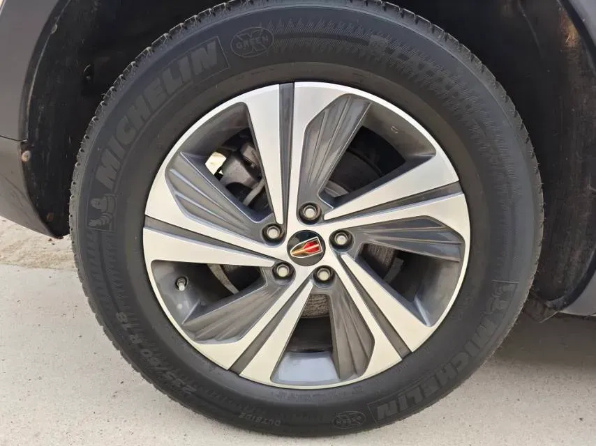 2019 HongQi HS5 2.0T 224HP L4 6AT,autocango,china used car exporter,china ev exporter,chinese used car exporter,chinese used ev exporter