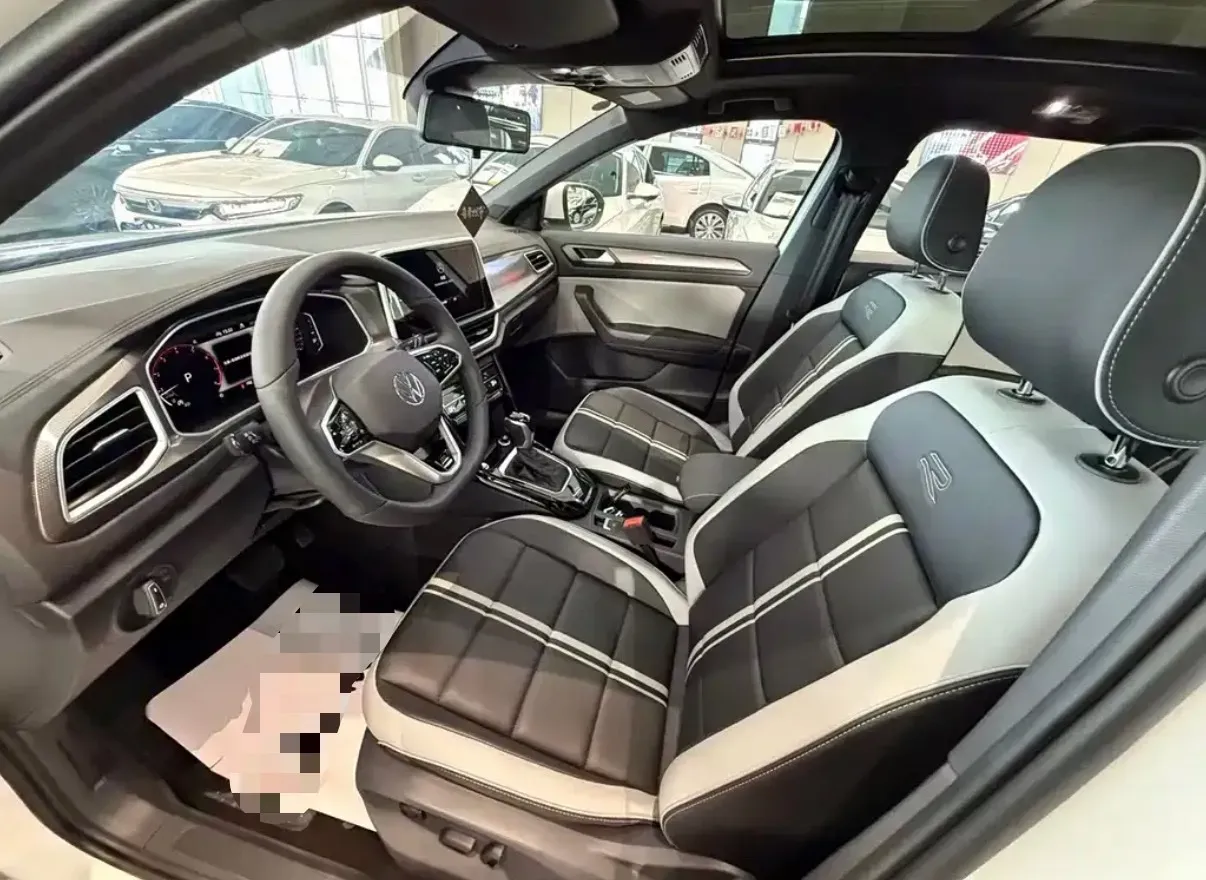 2025 Volkswagen T-Roc 1.5T 160HP L4 7DCT,autocango,china used car exporter,china ev exporter,chinese used car exporter,chinese used ev exporter