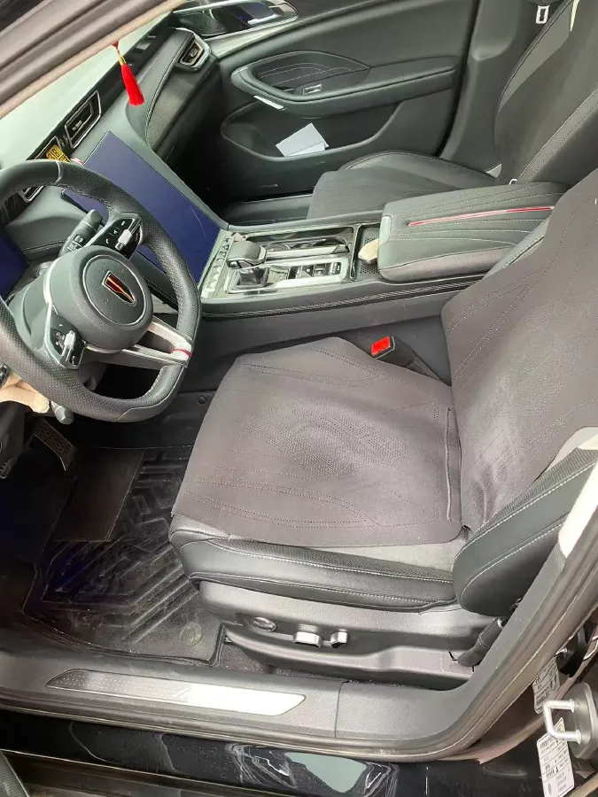 2023 HongQi H6 2.0T 252HP L4 8AT,autocango,china used car exporter,china ev exporter,chinese used car exporter,chinese used ev exporter