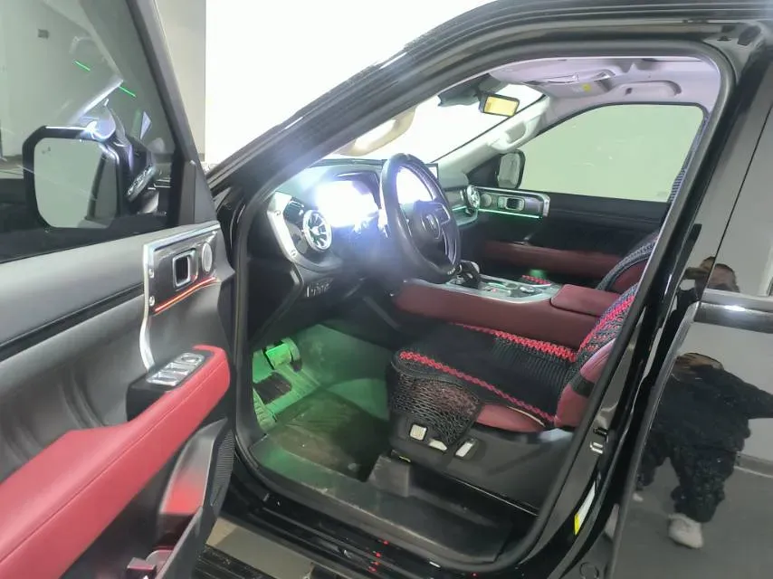 2024 Tank 400 2.0T 252HP L4 9AT PHEV 36.7/37.1KWH,autocango,china used car exporter,china ev exporter,chinese used car exporter,chinese used ev exporter