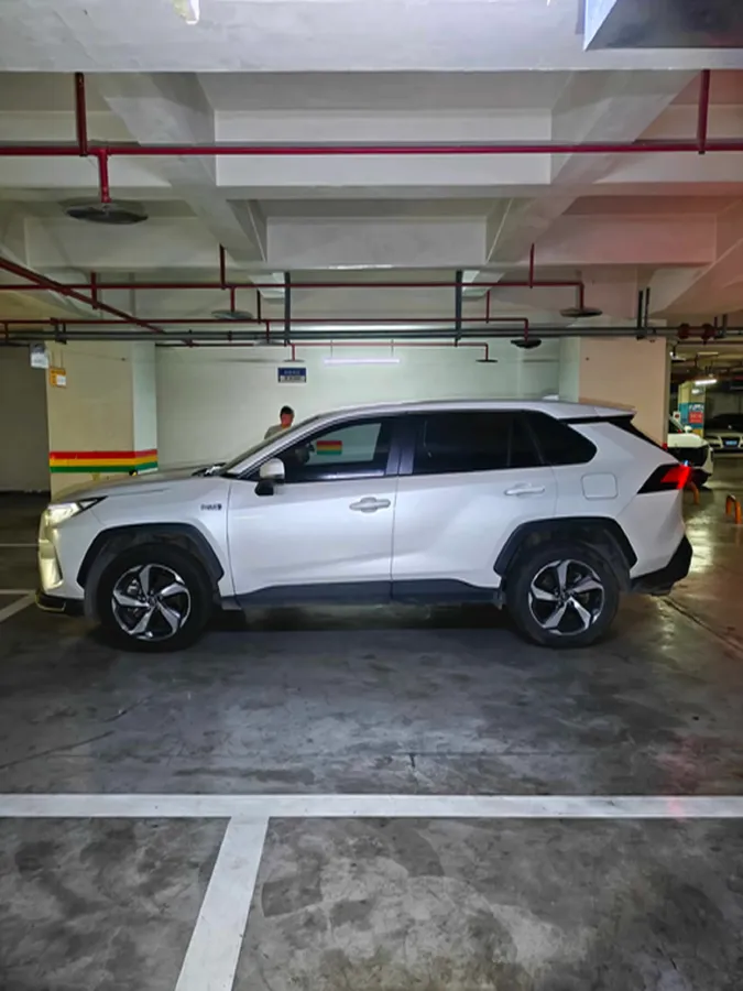 2022 Toyota RAV4 Hybird E+ 2.5L 180HP L4 E-CVT PHEV 15.984KWH,autocango,china used car exporter,china ev exporter,chinese used car exporter,chinese used ev exporter