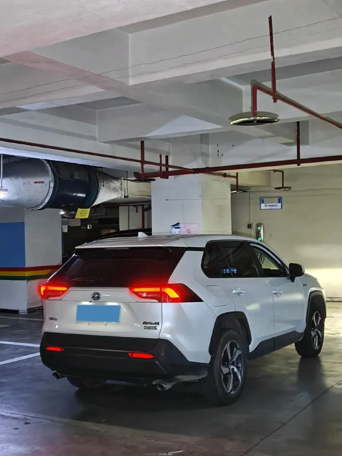 2022 Toyota RAV4 Hybird E+ 2.5L 180HP L4 E-CVT PHEV 15.984KWH,autocango,china used car exporter,china ev exporter,chinese used car exporter,chinese used ev exporter