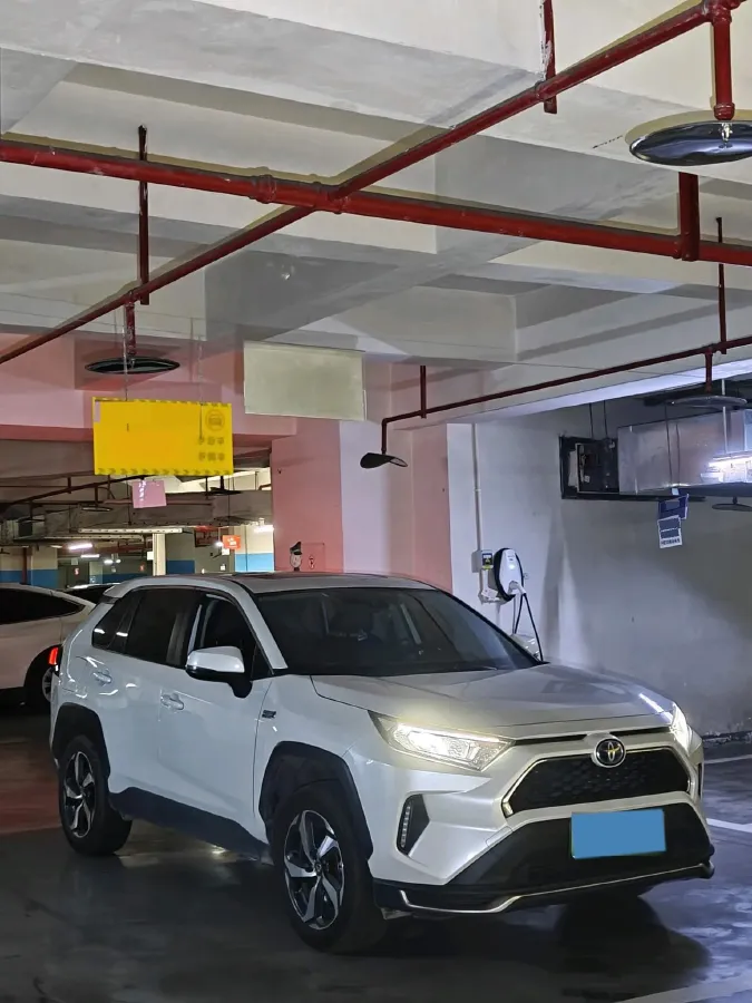 2022 Toyota RAV4 Hybird E+ 2.5L 180HP L4 E-CVT PHEV 15.984KWH,autocango,china used car exporter,china ev exporter,chinese used car exporter,chinese used ev exporter