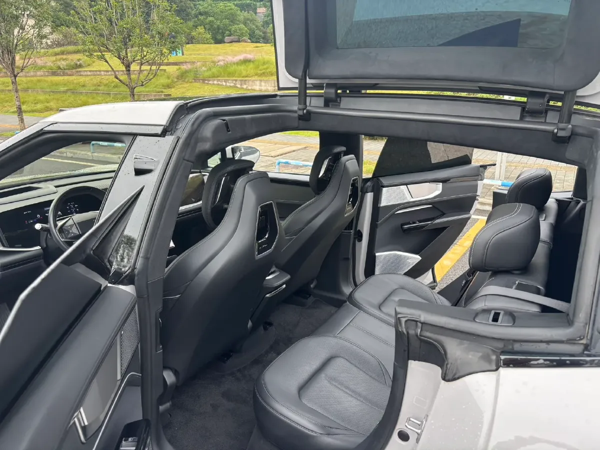 2023 HiPhi Y BEV 76.6KWH,autocango,china used car exporter,china ev exporter,chinese used car exporter,chinese used ev exporter