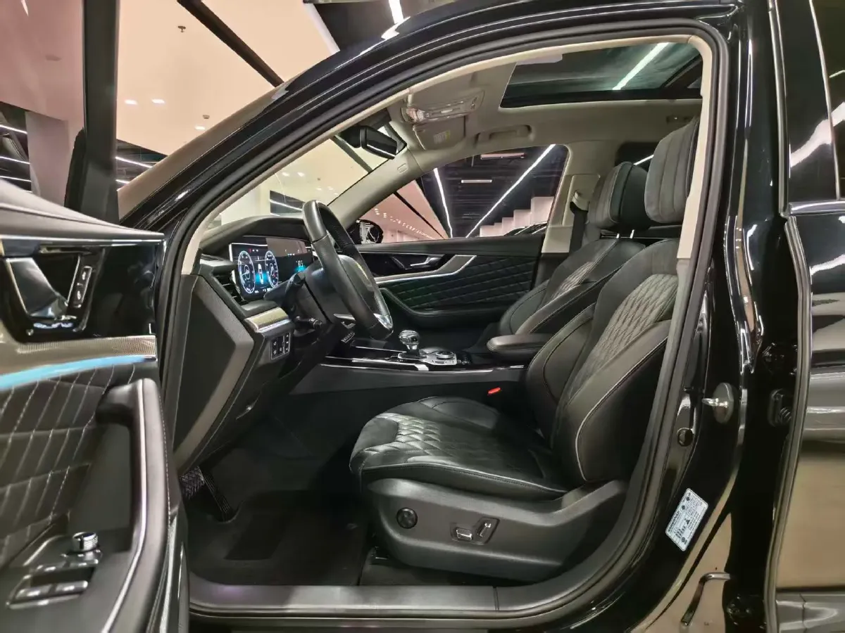 2022 HongQi HS5 2.0T 224HP L4 6AT,autocango,china used car exporter,china ev exporter,chinese used car exporter,chinese used ev exporter