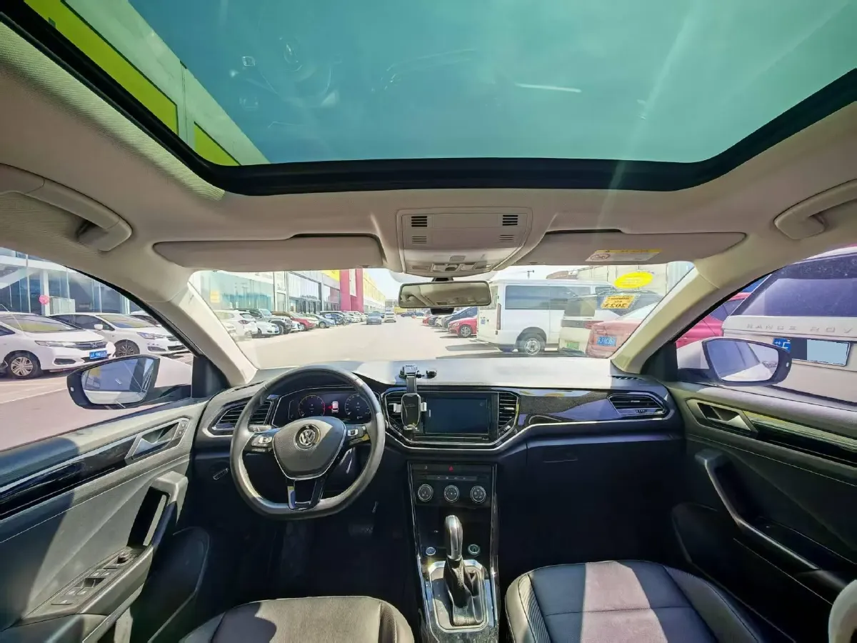 2020 Volkswagen T-Roc 1.4T 150HP L4 7DCT,autocango,china used car exporter,china ev exporter,chinese used car exporter,chinese used ev exporter