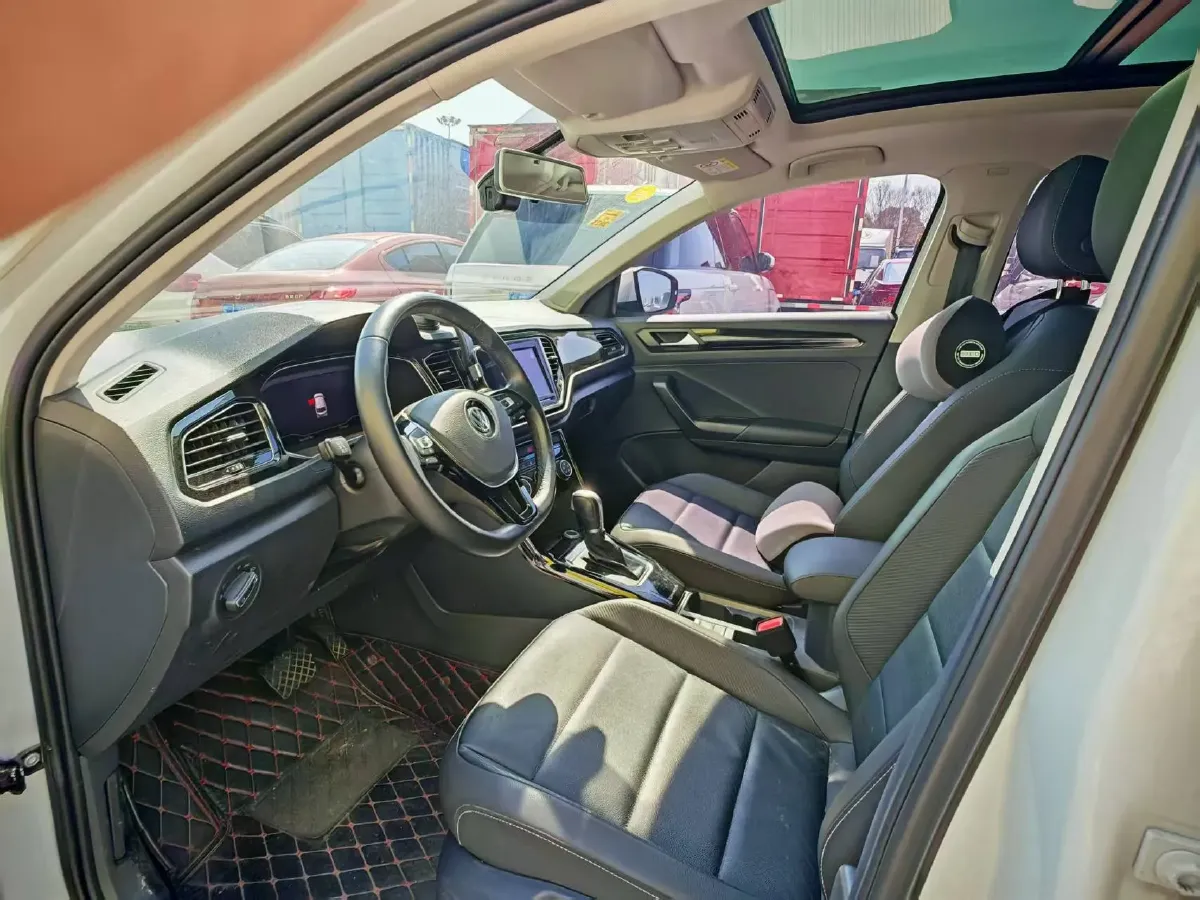 2020 Volkswagen T-Roc 1.4T 150HP L4 7DCT,autocango,china used car exporter,china ev exporter,chinese used car exporter,chinese used ev exporter
