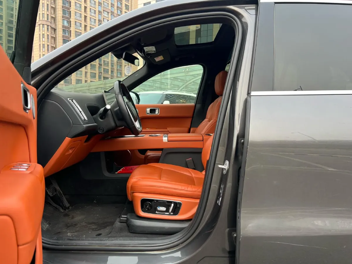 2023 Li L8 Range Extended 154HP REEV 40.9KWH,autocango,china used car exporter,china ev exporter,chinese used car exporter,chinese used ev exporter