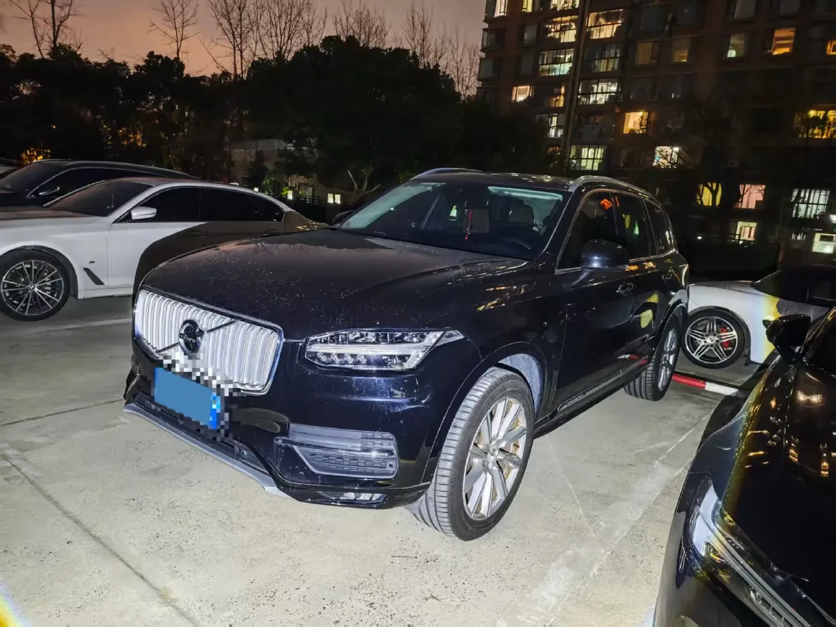 2020 Volvo XC90 2.0T 320HP L4 8AT,autocango,china used car exporter,china ev exporter,chinese used car exporter,chinese used ev exporter