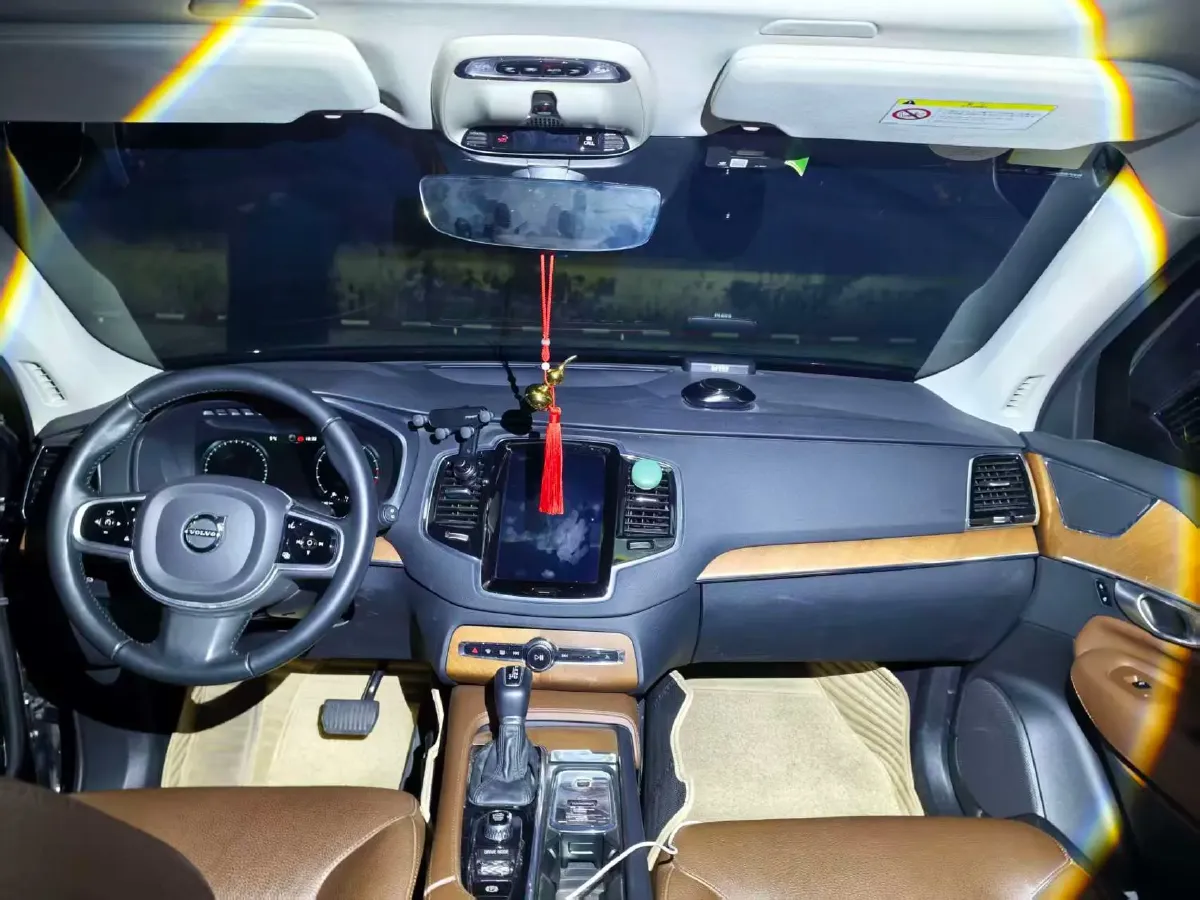 2020 Volvo XC90 2.0T 320HP L4 8AT,autocango,china used car exporter,china ev exporter,chinese used car exporter,chinese used ev exporter