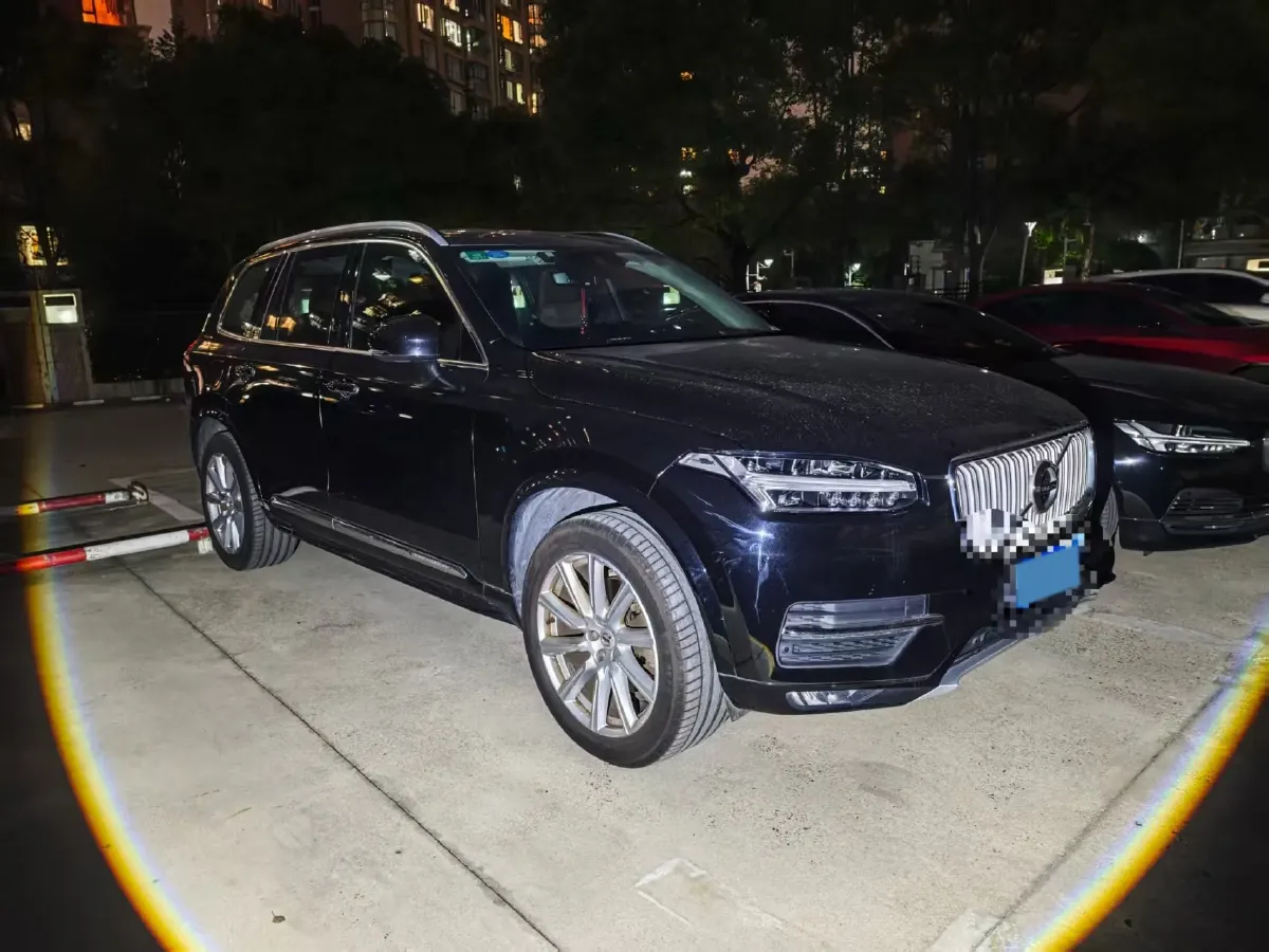 2020 Volvo XC90 2.0T 320HP L4 8AT,autocango,china used car exporter,china ev exporter,chinese used car exporter,chinese used ev exporter