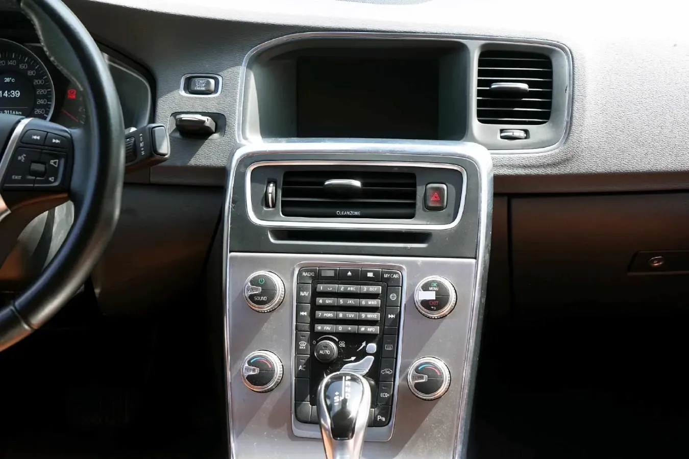 2019 Volvo S60 2.0T 245HP L4 8AT,autocango,china used car exporter,china ev exporter,chinese used car exporter,chinese used ev exporter