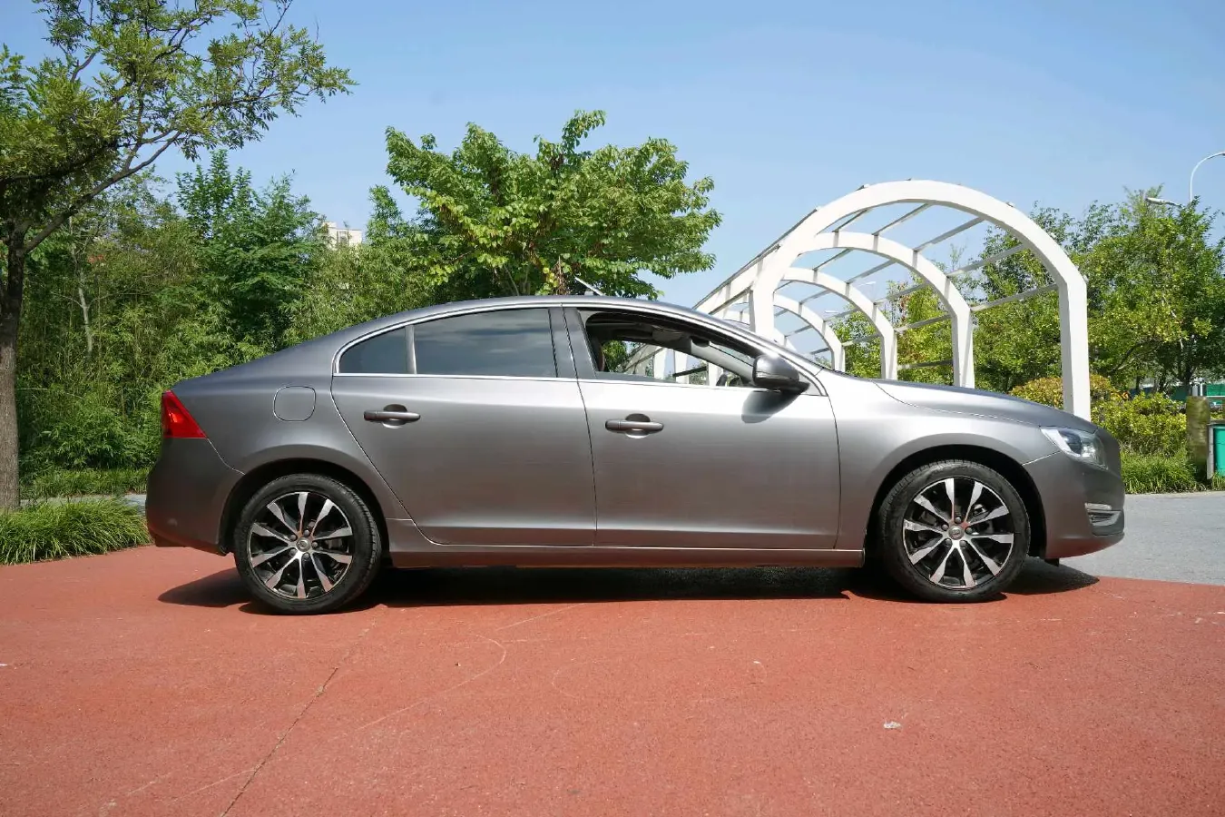 2019 Volvo S60 2.0T 245HP L4 8AT,autocango,china used car exporter,china ev exporter,chinese used car exporter,chinese used ev exporter