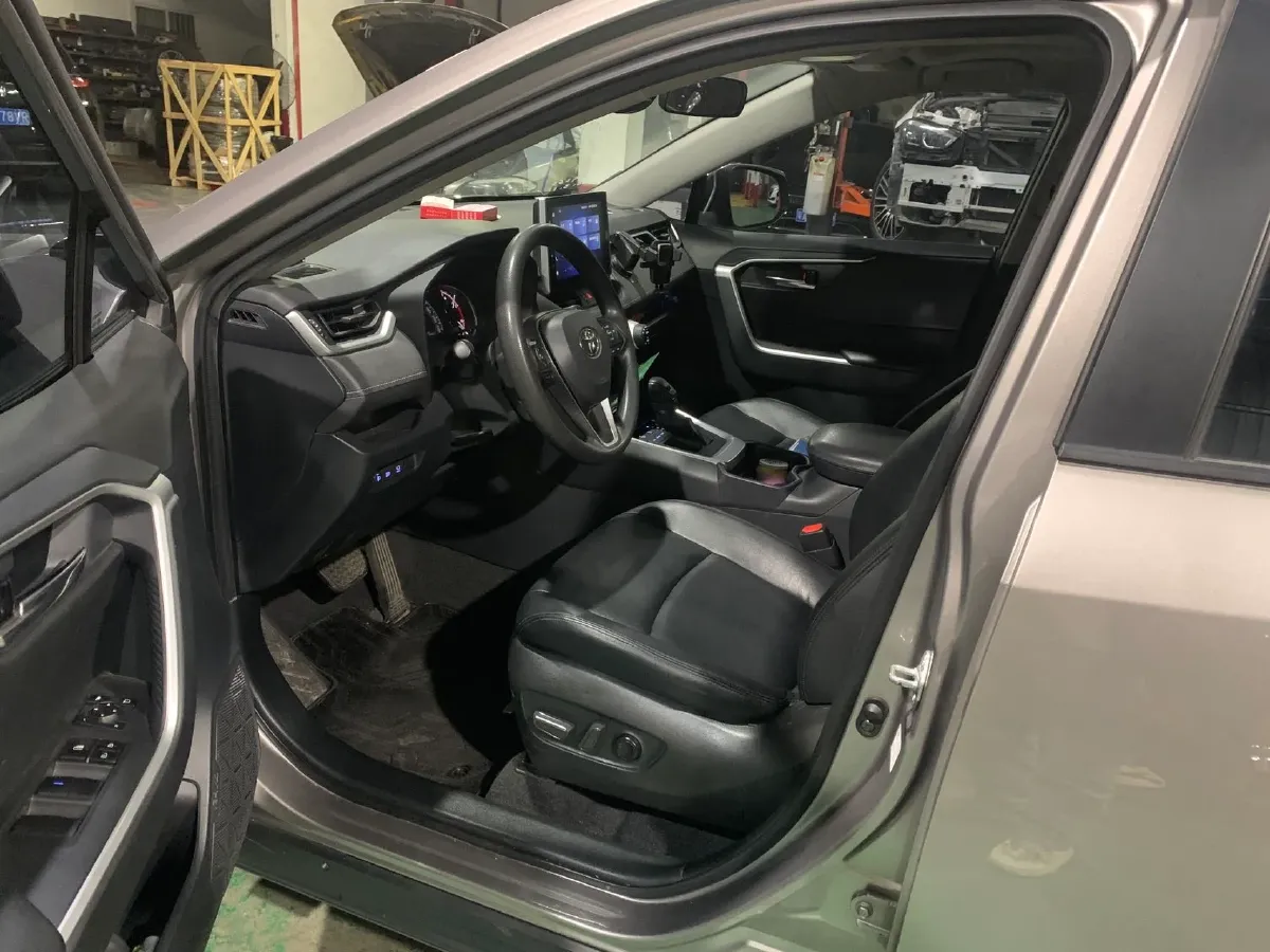 2021 Toyota RAV4 2.0L 171HP L4 CVT,autocango,china used car exporter,china ev exporter,chinese used car exporter,chinese used ev exporter