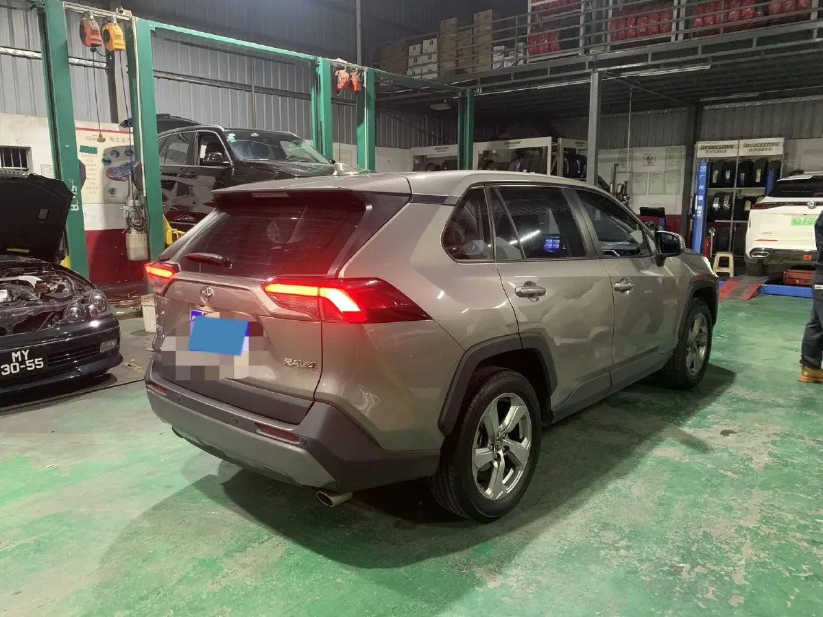 2021 Toyota RAV4 2.0L 171HP L4 CVT,autocango,china used car exporter,china ev exporter,chinese used car exporter,chinese used ev exporter