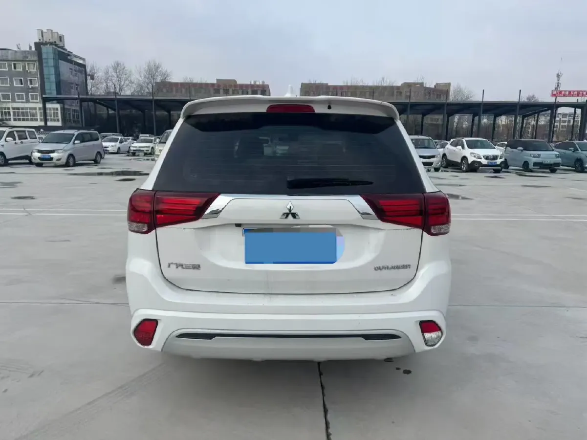 2021 Mitsubishi Outlander 2.0L 166HP L4 CVT,autocango,china used car exporter,china ev exporter,chinese used car exporter,chinese used ev exporter