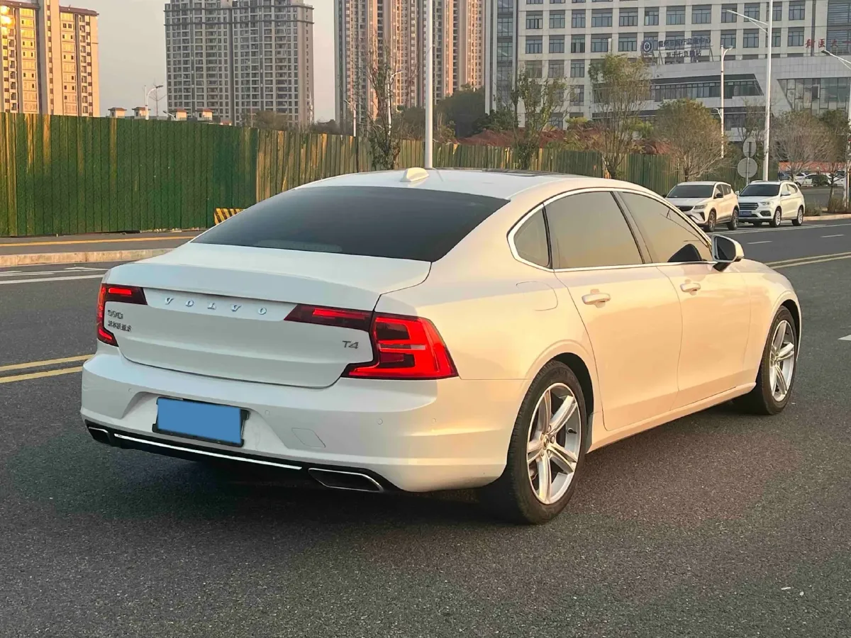 2018 Volvo S90 2.0T 190HP L4 8AT,autocango,china used car exporter,china ev exporter,chinese used car exporter,chinese used ev exporter