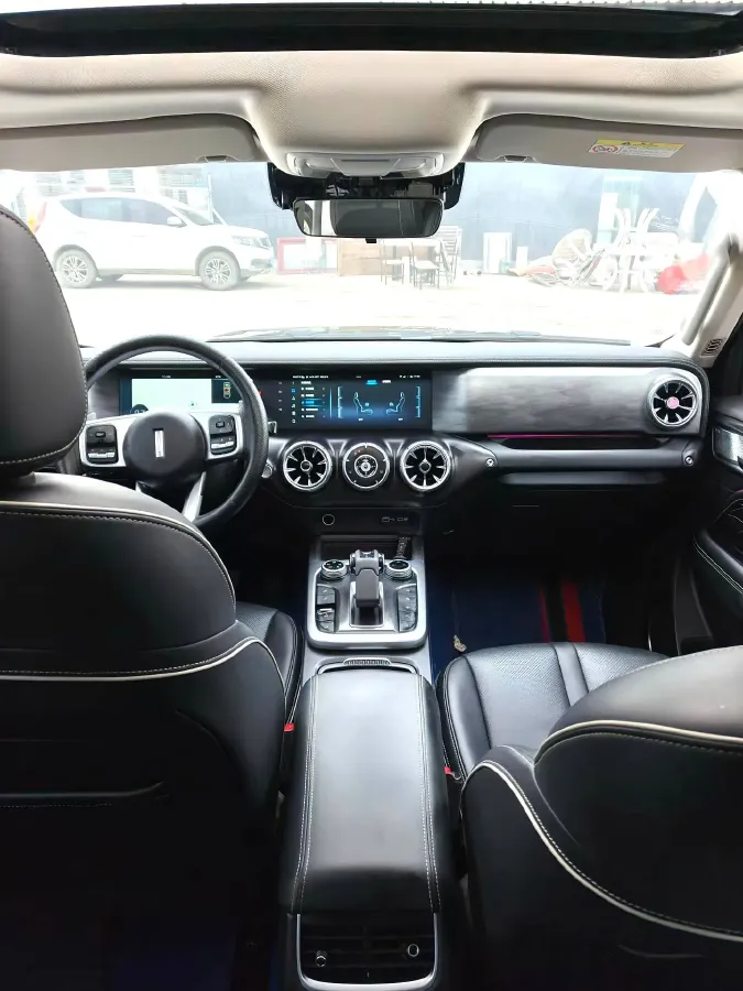 2021 Tank 300 2.0T 227HP L4 8AT,autocango,china used car exporter,china ev exporter,chinese used car exporter,chinese used ev exporter