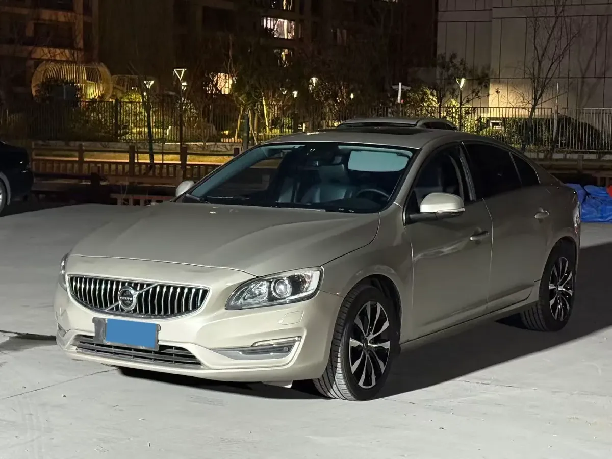 2018 Volvo S60 1.5T 152HP L4 6AT,autocango,china used car exporter,china ev exporter,chinese used car exporter,chinese used ev exporter