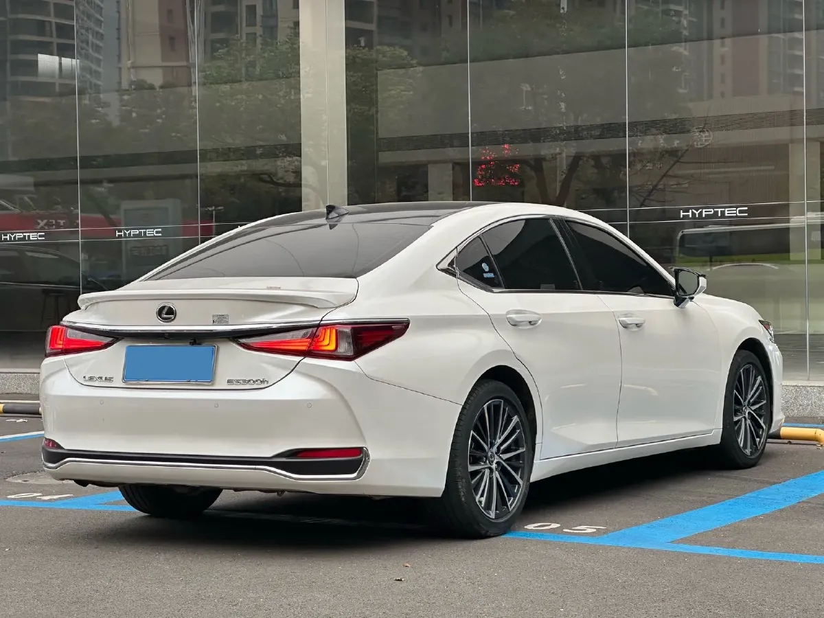 2022 Lexus ES 2.5L 178HP L4 E-CVT Hybrid,autocango,china used car exporter,china ev exporter,chinese used car exporter,chinese used ev exporter