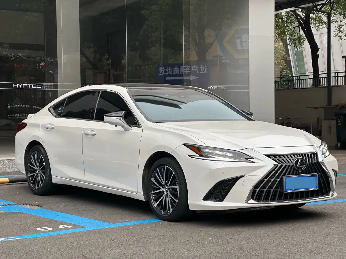 2022 Lexus ES 2.5L 178HP L4 E-CVT Hybrid,autocango,china used car exporter,china ev exporter,chinese used car exporter,chinese used ev exporter