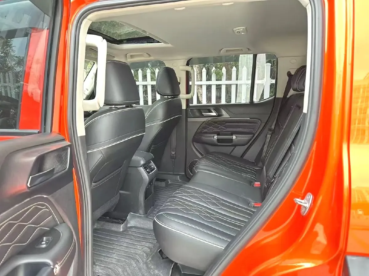 2021 Tank 300 2.0T 227HP L4 8AT,autocango,china used car exporter,china ev exporter,chinese used car exporter,chinese used ev exporter