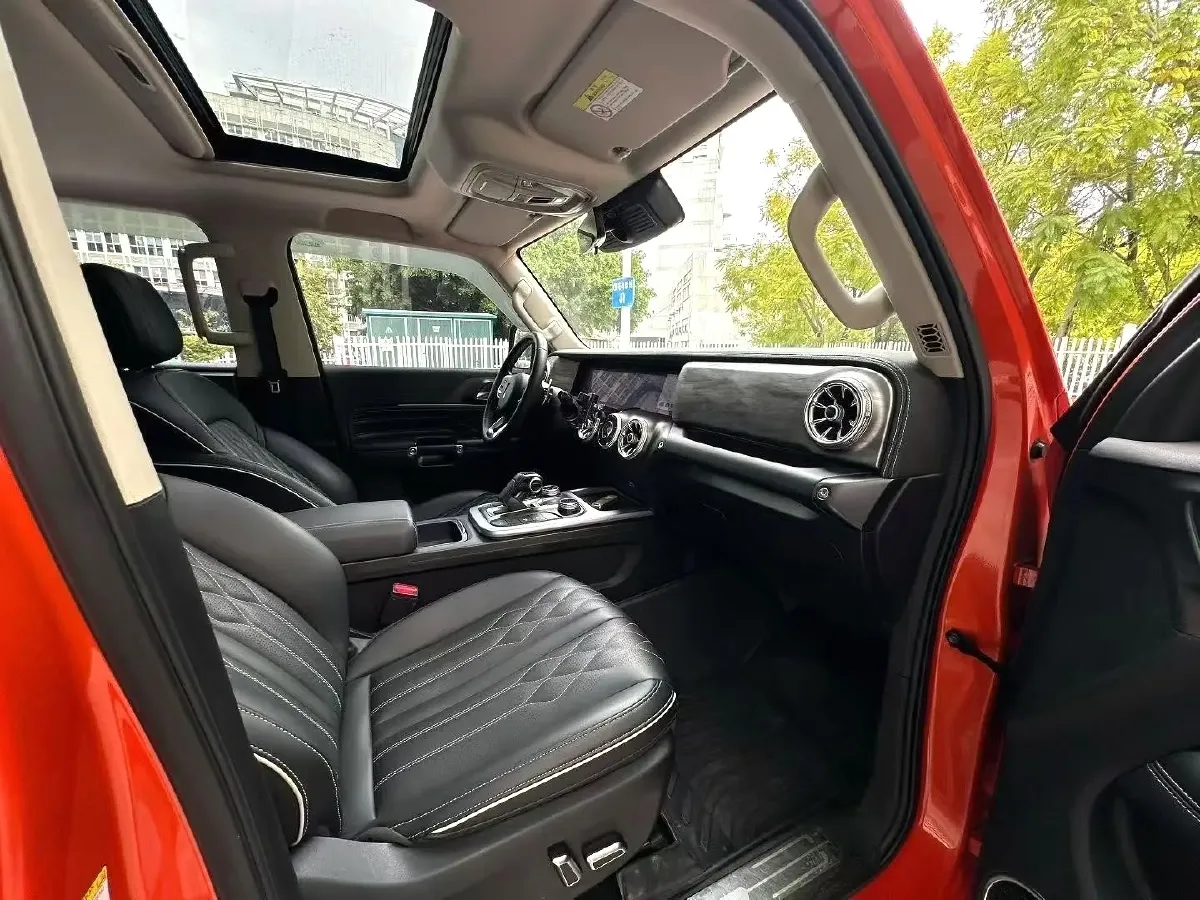 2021 Tank 300 2.0T 227HP L4 8AT,autocango,china used car exporter,china ev exporter,chinese used car exporter,chinese used ev exporter