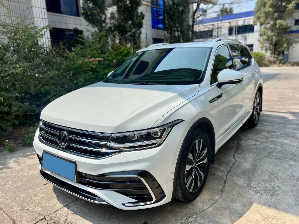2024 Volkswagen Tiguan L 2.0T 186HP L4 7DCT,autocango,china used car exporter,china ev exporter,chinese used car exporter,chinese used ev exporter