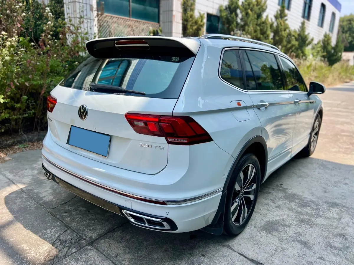 2024 Volkswagen Tiguan L 2.0T 186HP L4 7DCT,autocango,china used car exporter,china ev exporter,chinese used car exporter,chinese used ev exporter