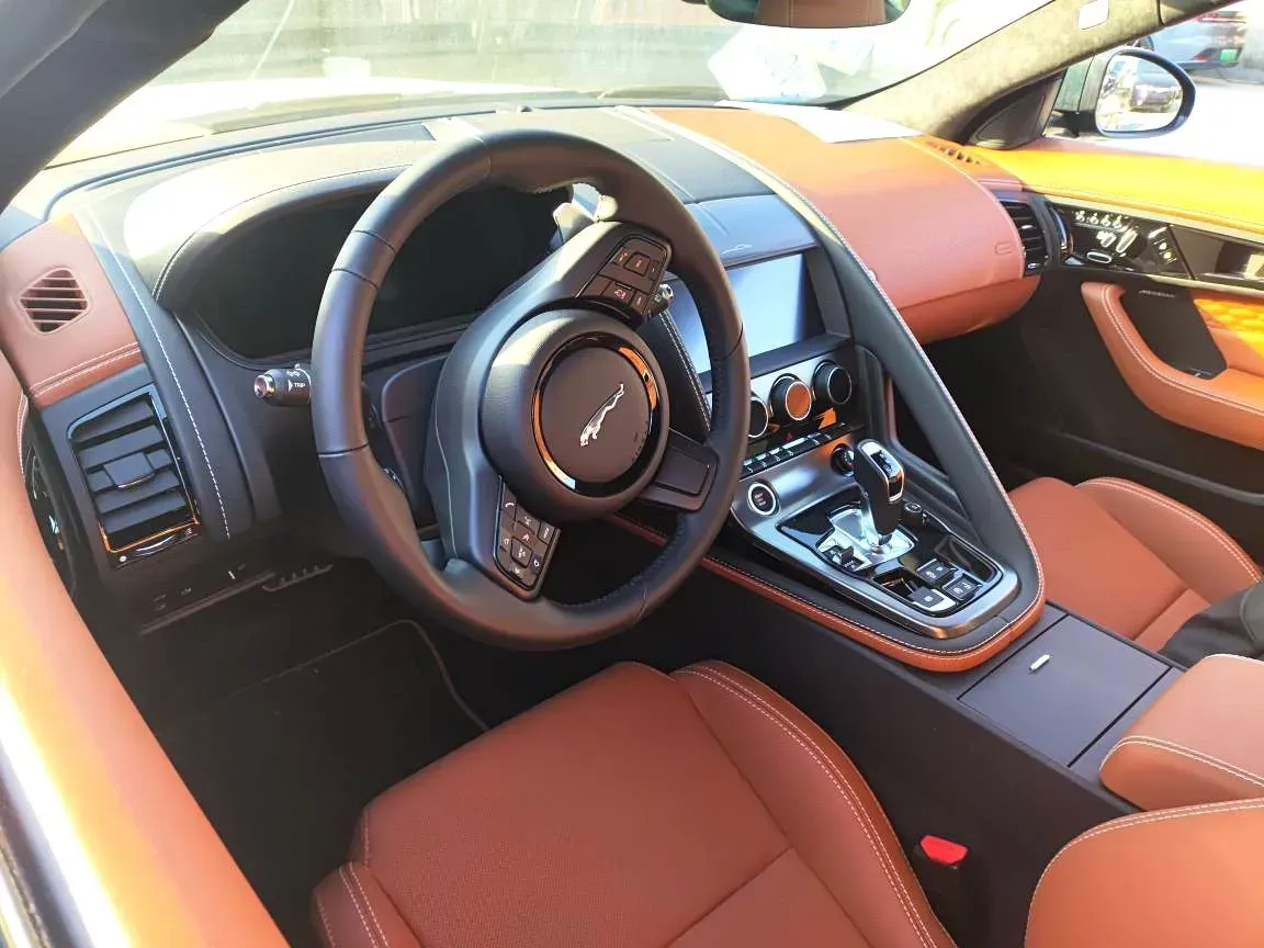 2024 Jaguar F-TYPE 2.0T 300HP L4 8AT,autocango,china used car exporter,china ev exporter,chinese used car exporter,chinese used ev exporter