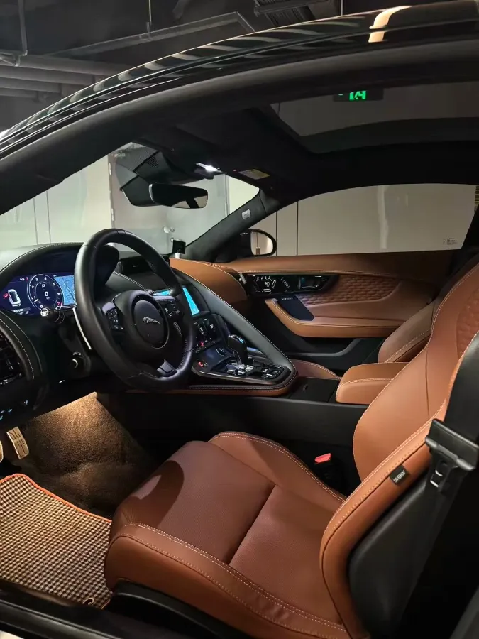 2024 Jaguar F-TYPE 2.0T 300HP L4 8AT,autocango,china used car exporter,china ev exporter,chinese used car exporter,chinese used ev exporter