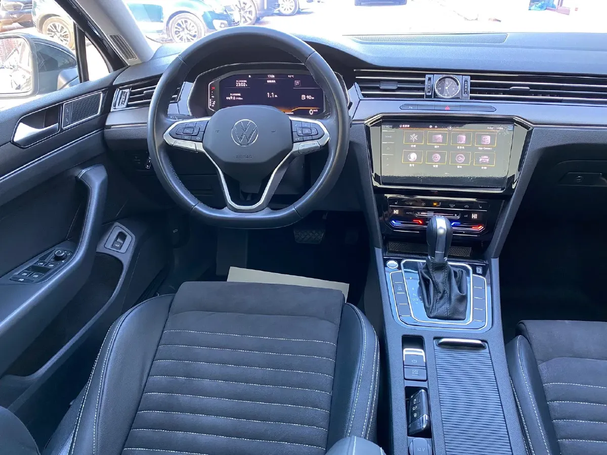 2021 Volkswagen Magotan 2.0T 186HP L4 7DCT,autocango,china used car exporter,china ev exporter,chinese used car exporter,chinese used ev exporter