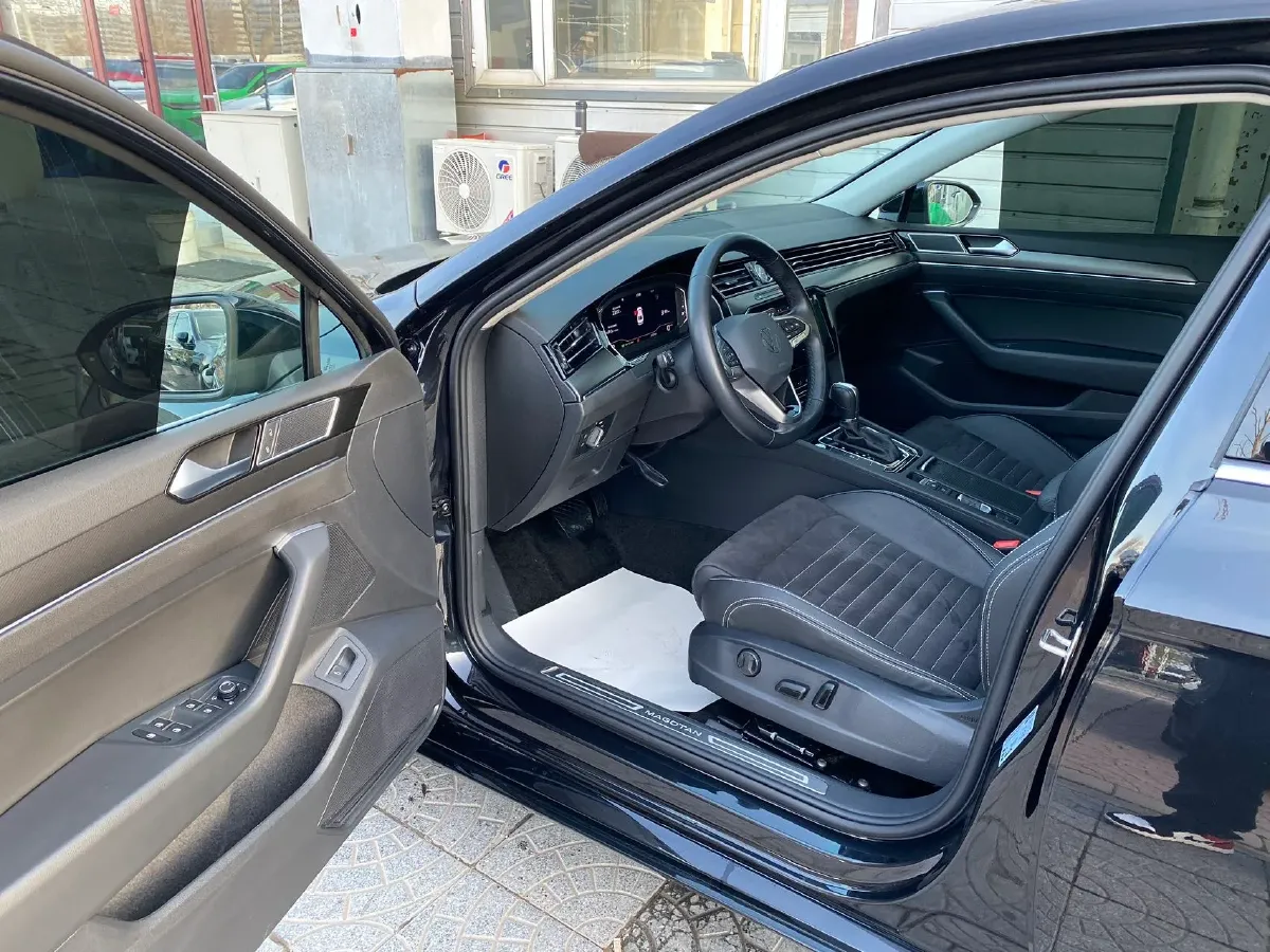 2021 Volkswagen Magotan 2.0T 186HP L4 7DCT,autocango,china used car exporter,china ev exporter,chinese used car exporter,chinese used ev exporter