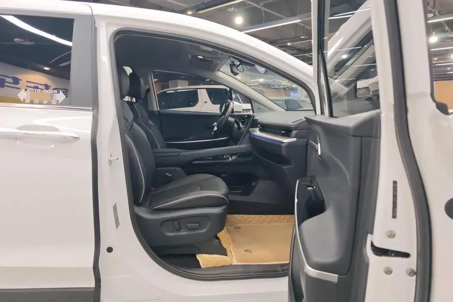 2022 Hyundai Custo 1.5T 170HP L4 8AT,autocango,china used car exporter,china ev exporter,chinese used car exporter,chinese used ev exporter