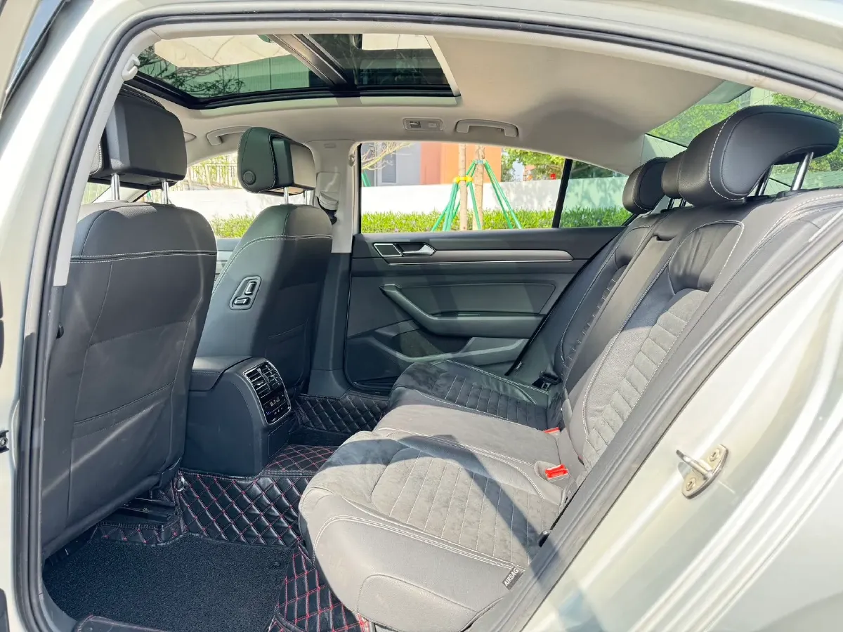 2020 Volkswagen Magotan 2.0T 186HP L4 7DCT,autocango,china used car exporter,china ev exporter,chinese used car exporter,chinese used ev exporter