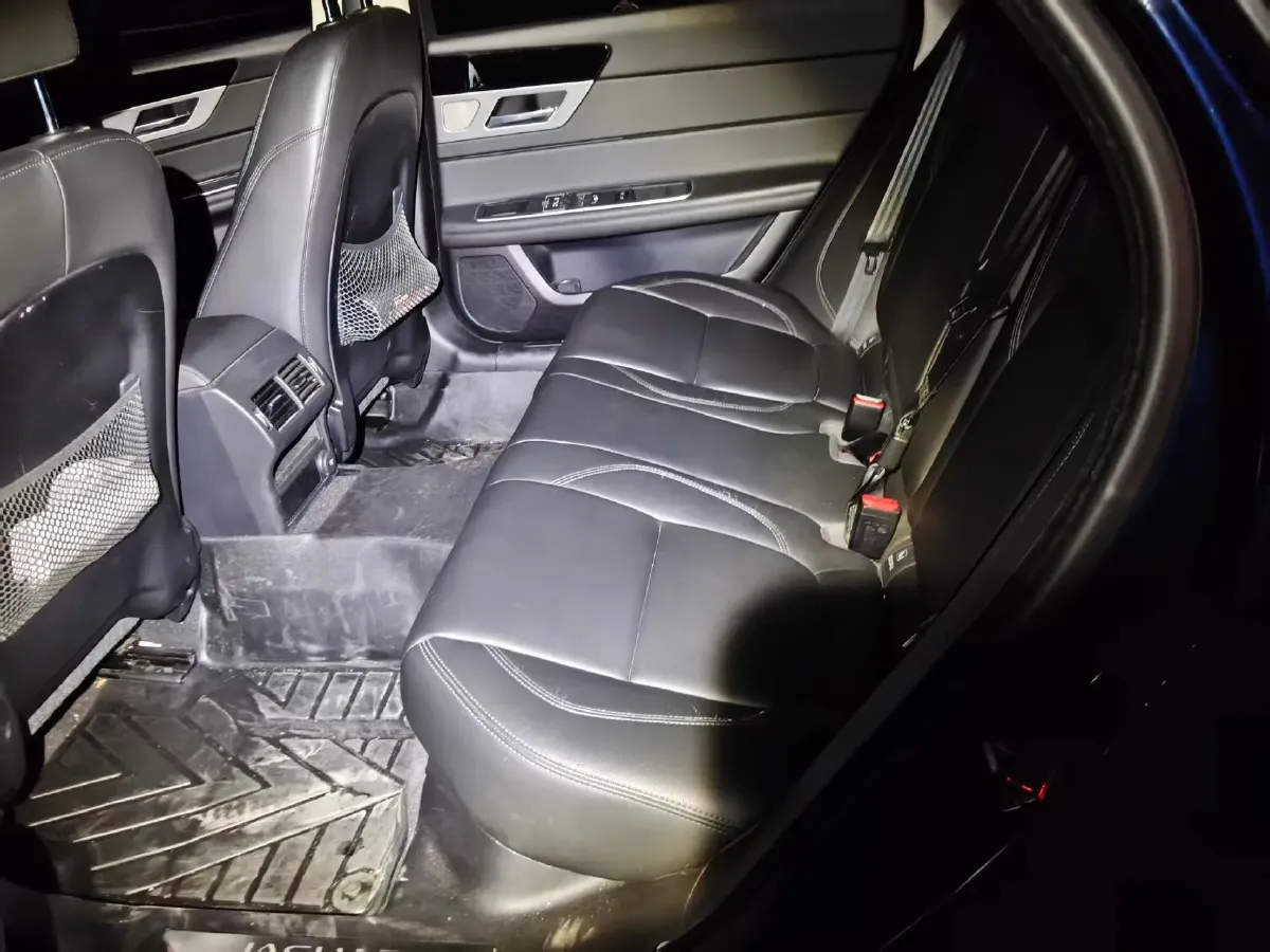 2020 Jaguar XFL 2.0T 200HP L4 8AT,autocango,china used car exporter,china ev exporter,chinese used car exporter,chinese used ev exporter