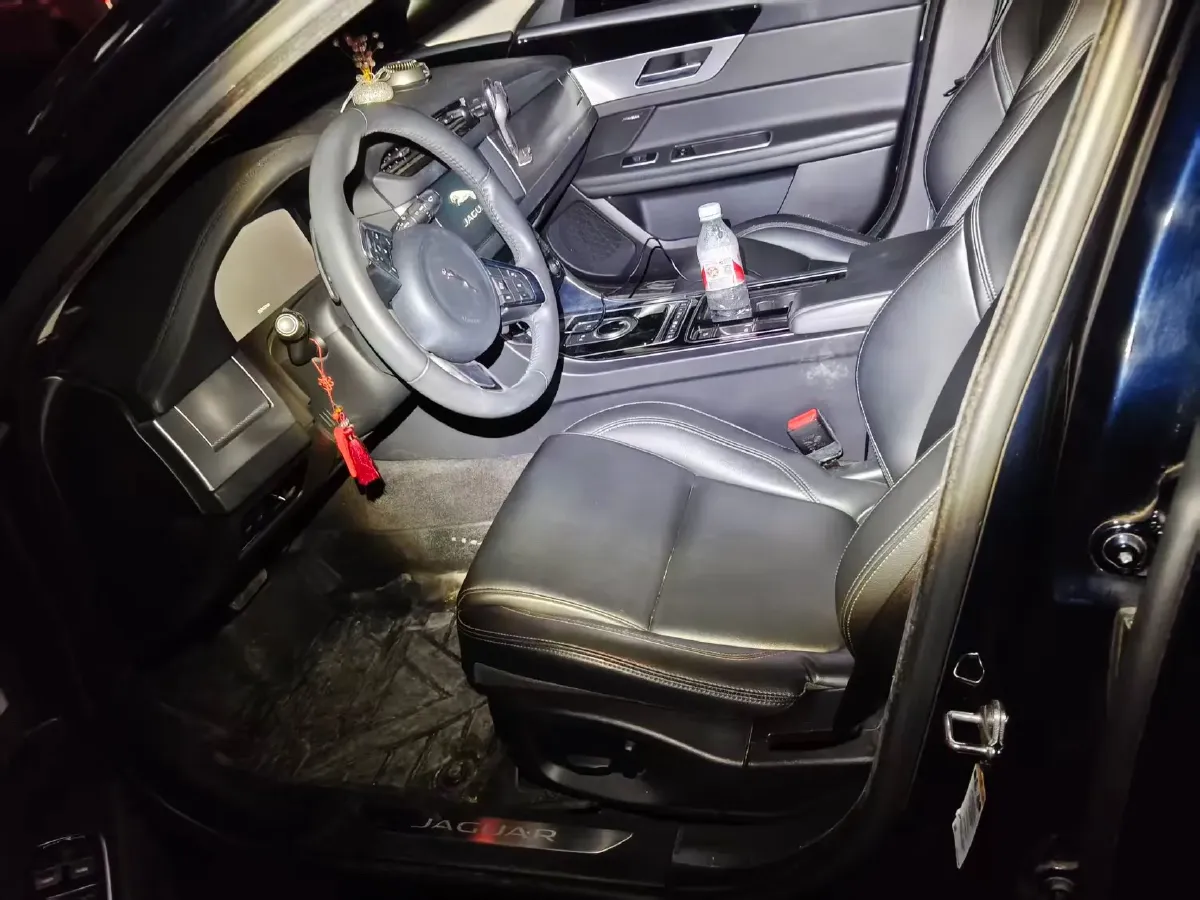 2020 Jaguar XFL 2.0T 200HP L4 8AT,autocango,china used car exporter,china ev exporter,chinese used car exporter,chinese used ev exporter