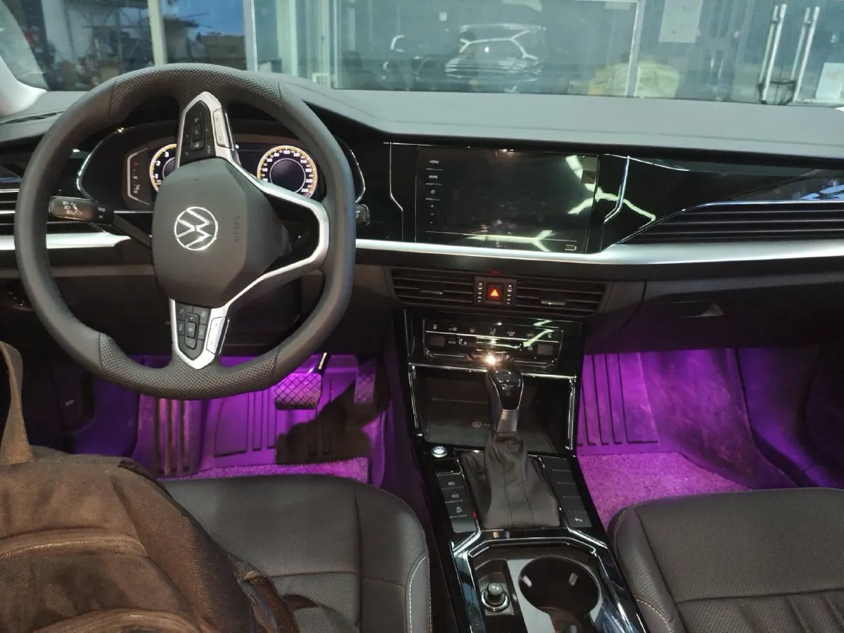 2025 Volkswagen Passat 2.0T 220HP L4 7DCT,autocango,china used car exporter,china ev exporter,chinese used car exporter,chinese used ev exporter