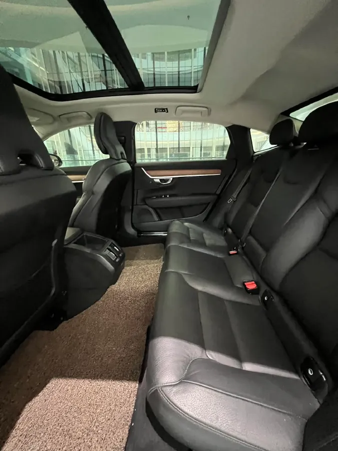 2020 Volvo S90 2.0T 254HP L4 8AT,autocango,china used car exporter,china ev exporter,chinese used car exporter,chinese used ev exporter