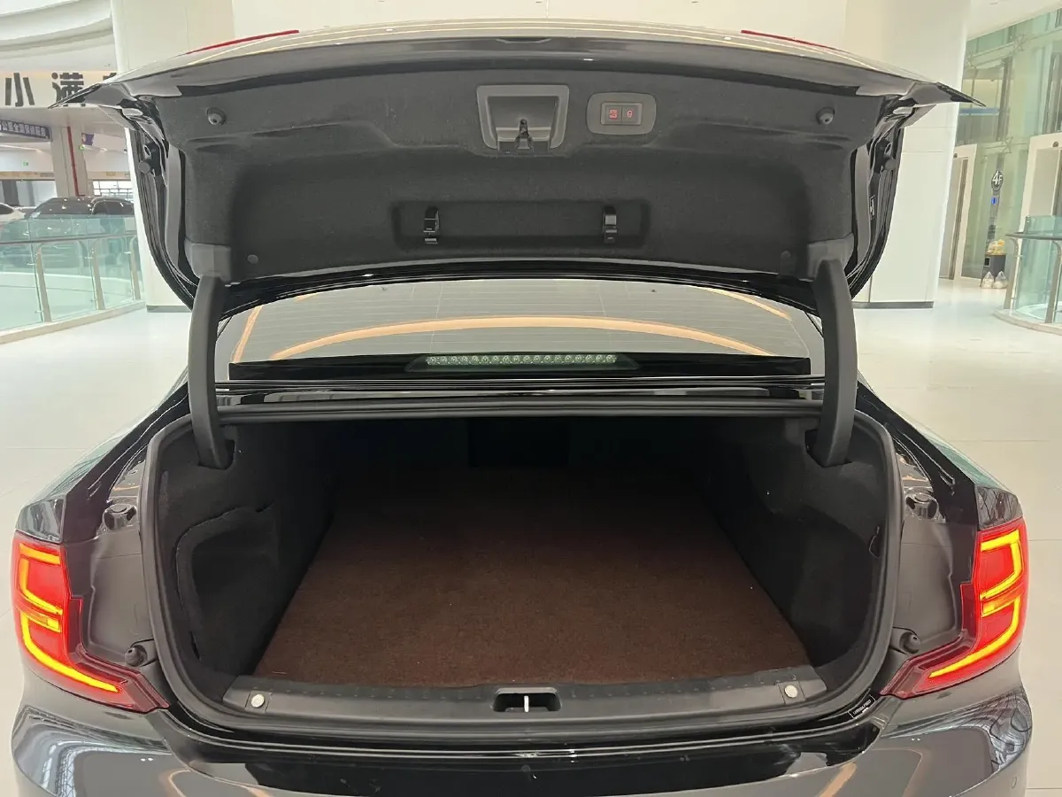 2020 Volvo S90 2.0T 254HP L4 8AT,autocango,china used car exporter,china ev exporter,chinese used car exporter,chinese used ev exporter