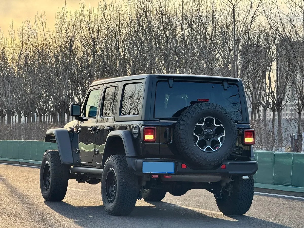 2024 Jeep Wrangler 2.0T 266HP L4 8AT,autocango,china used car exporter,china ev exporter,chinese used car exporter,chinese used ev exporter