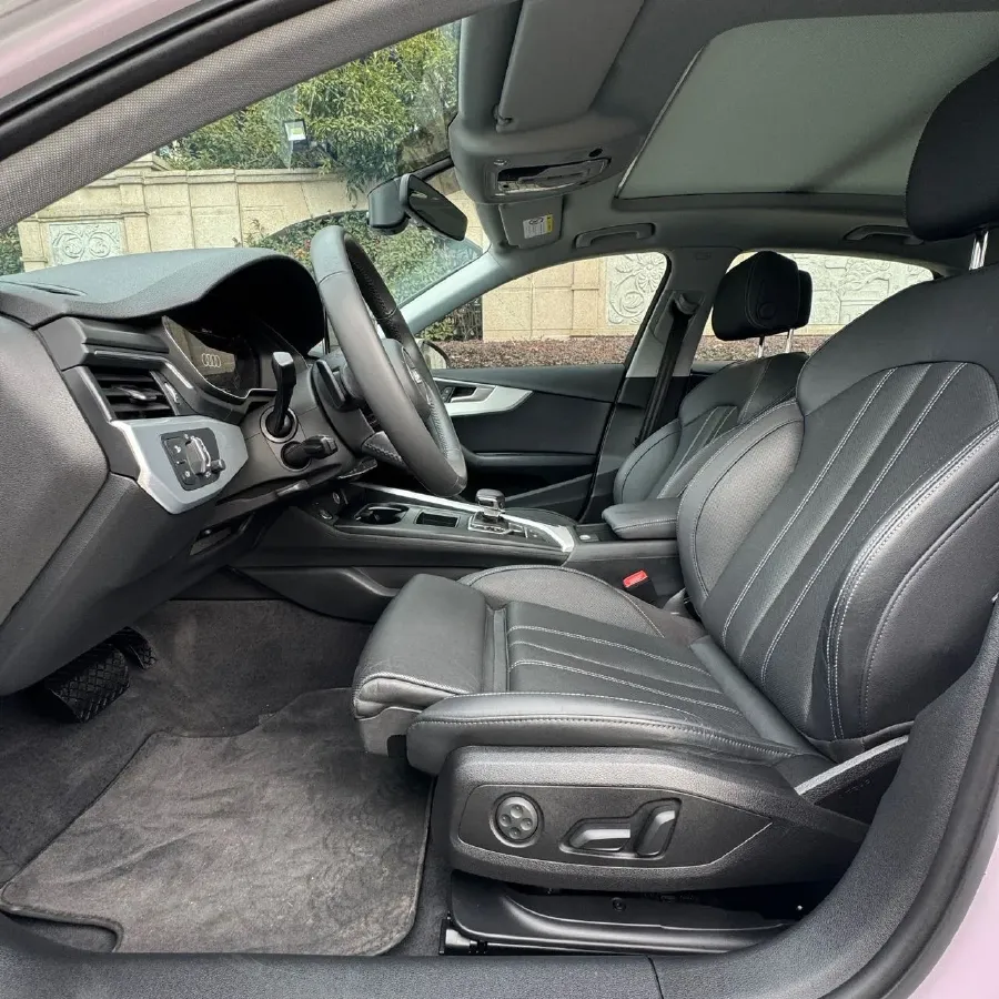 2020 Audi A4L 2.0T 190HP L4 7DCT,autocango,china used car exporter,china ev exporter,chinese used car exporter,chinese used ev exporter