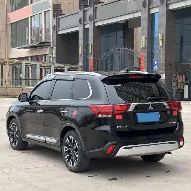 2020 Mitsubishi Outlander 2.4L 192HP L4 CVT,autocango,china used car exporter,china ev exporter,chinese used car exporter,chinese used ev exporter