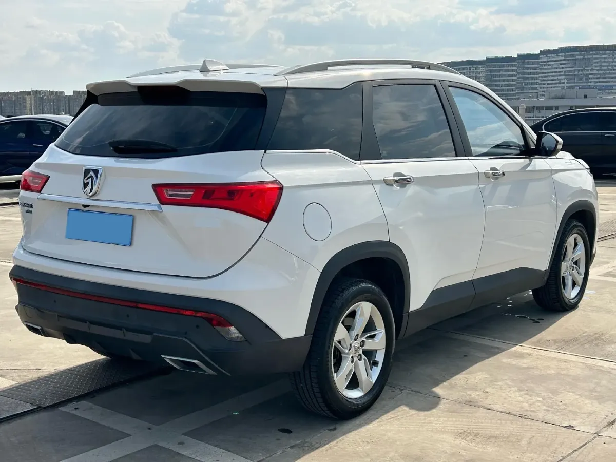 2018 BaoJun 530 1.5T 150HP L4 6DCT,autocango,china used car exporter,china ev exporter,chinese used car exporter,chinese used ev exporter