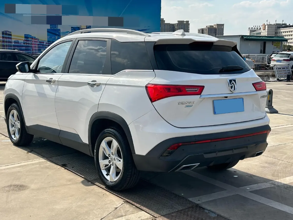 2018 BaoJun 530 1.5T 150HP L4 6DCT,autocango,china used car exporter,china ev exporter,chinese used car exporter,chinese used ev exporter