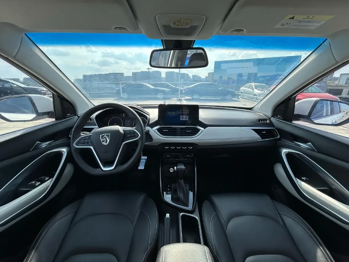 2018 BaoJun 530 1.5T 150HP L4 6DCT,autocango,china used car exporter,china ev exporter,chinese used car exporter,chinese used ev exporter