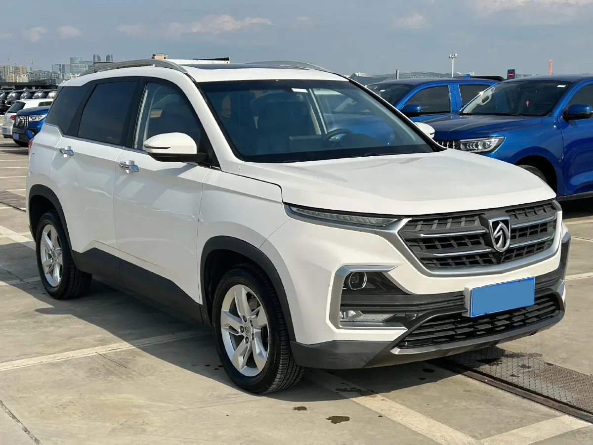 2018 BaoJun 530 1.5T 150HP L4 6DCT,autocango,china used car exporter,china ev exporter,chinese used car exporter,chinese used ev exporter