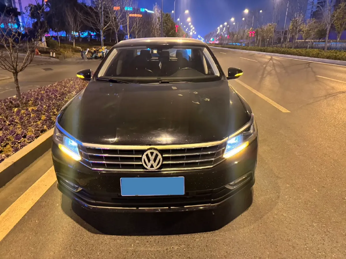 2017 Volkswagen Passat 1.8T 180HP L4 7DCT,autocango,china used car exporter,china ev exporter,chinese used car exporter,chinese used ev exporter